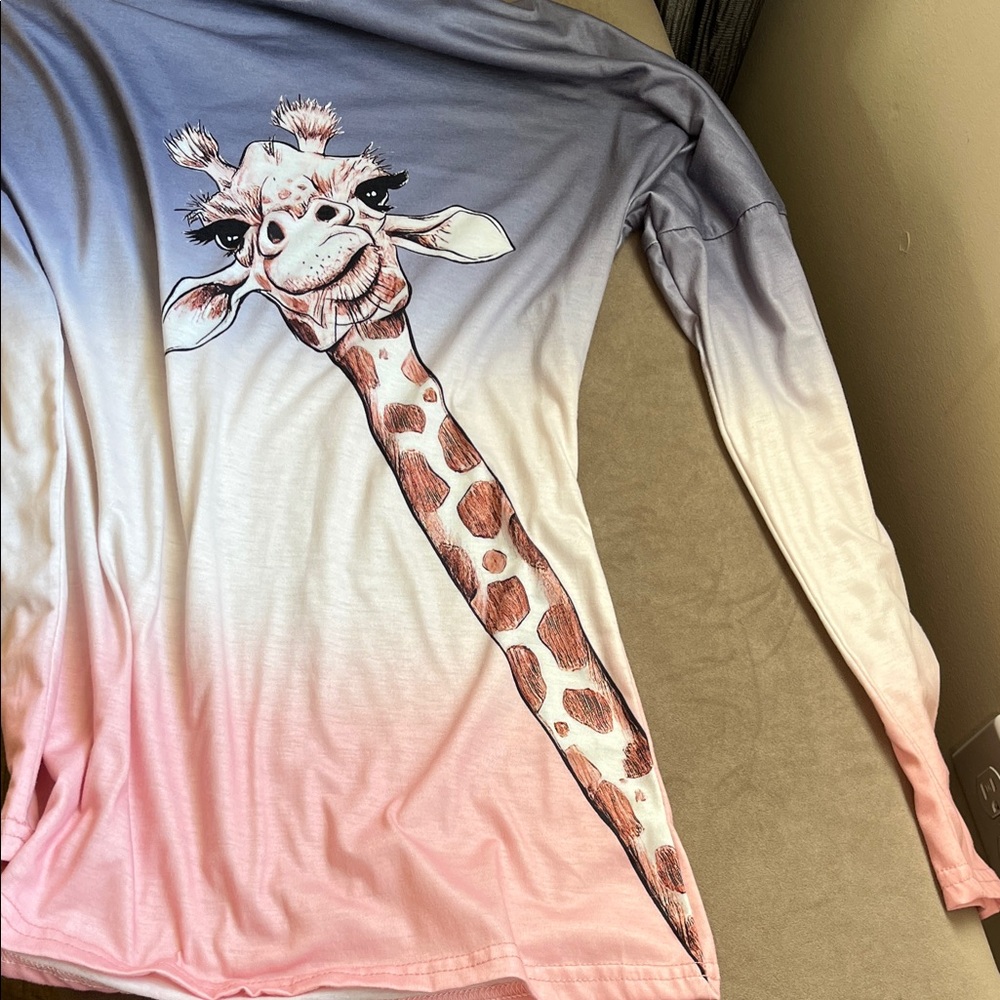Sheilay Giraffe Print Ombre Long Sleeve Tee - Picture 3 of 3